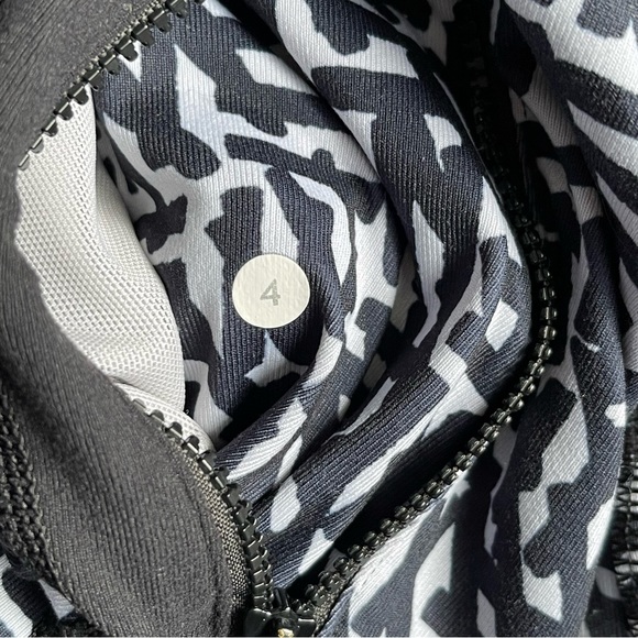 Lululemon Define Jacket Sz 4 In Net Pop White Black / Black - Picture 9 of 9